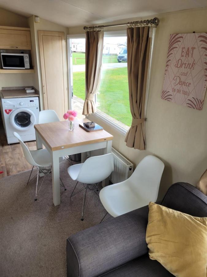 6 Berth Seawick Caravan Park, St Osyth كول شيستر المظهر الخارجي الصورة